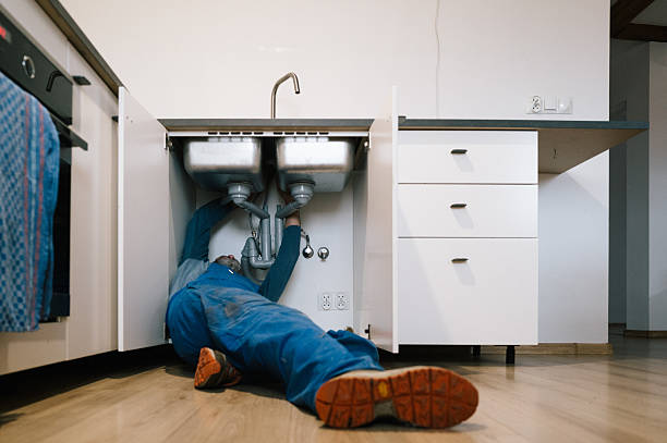 Professional Emergency Plumber technician working in Cornwall, PA